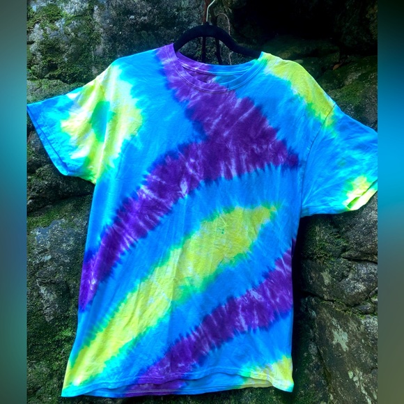 Handmade tie dye shirt by HippyDrippy. -Chill Vibes - Picture 1 of 2